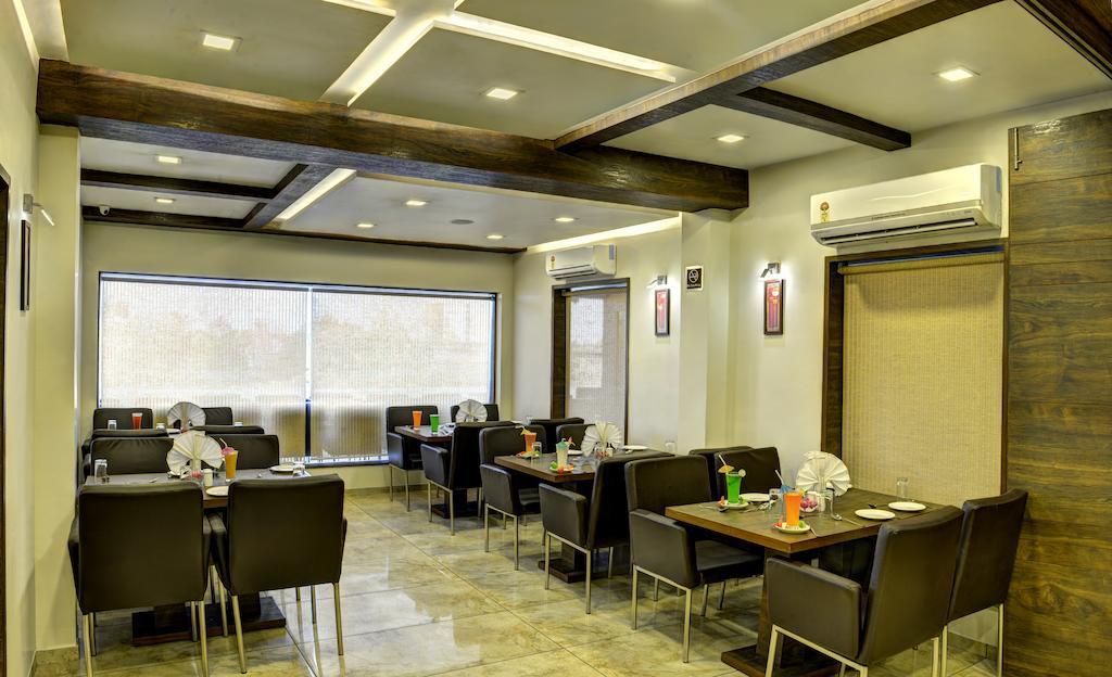 Hotel Aaram Orchard Ahmedabad Exterior foto