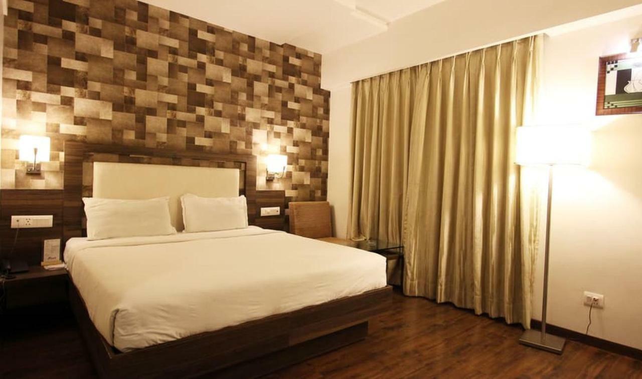 Hotel Aaram Orchard Ahmedabad Exterior foto
